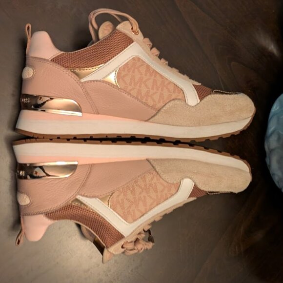 P10 MICHAEL KORS WILMA Trainer Sneakers - Picture 8 of 10